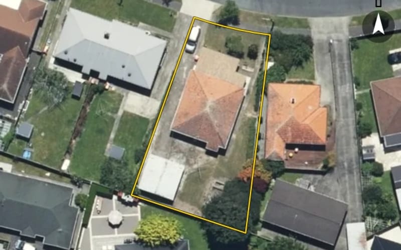 26 Hall Crescent