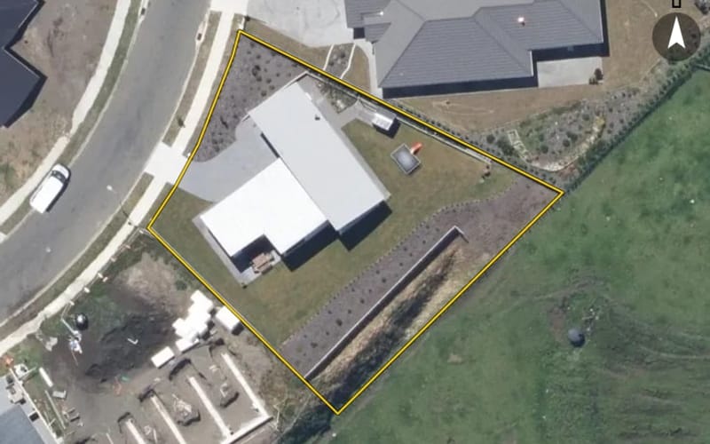 33 Tirimoana Place