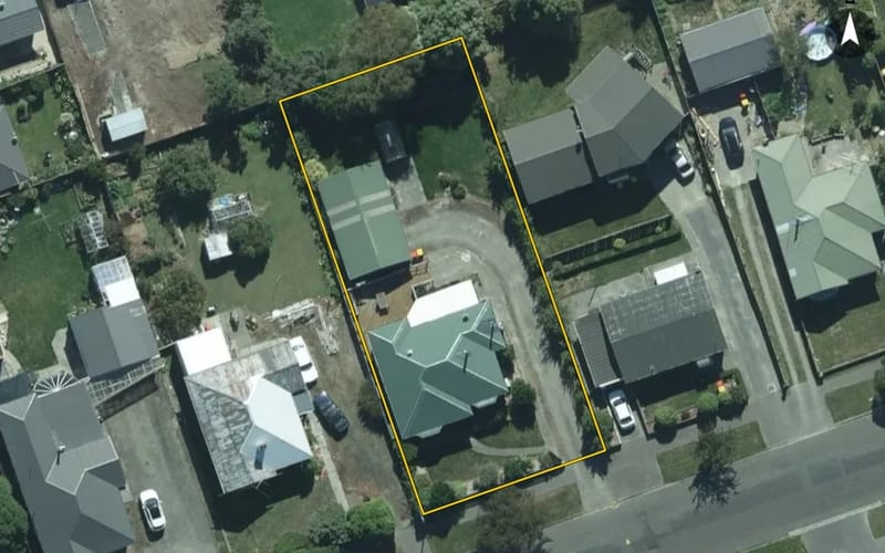 84 Robertson Street