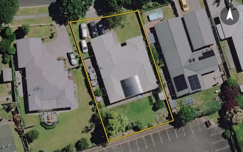 6 Bouverie Crescent