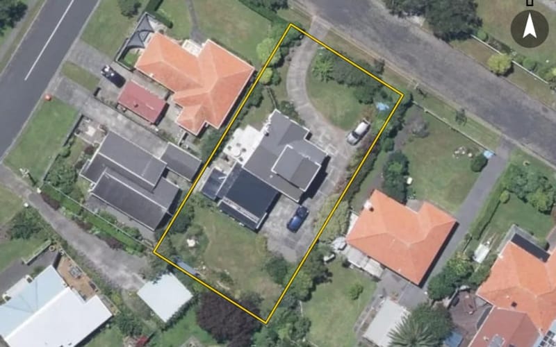 6 Dickson Crescent