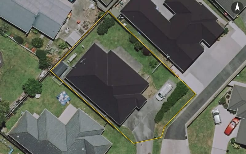 11 Ladeira Place