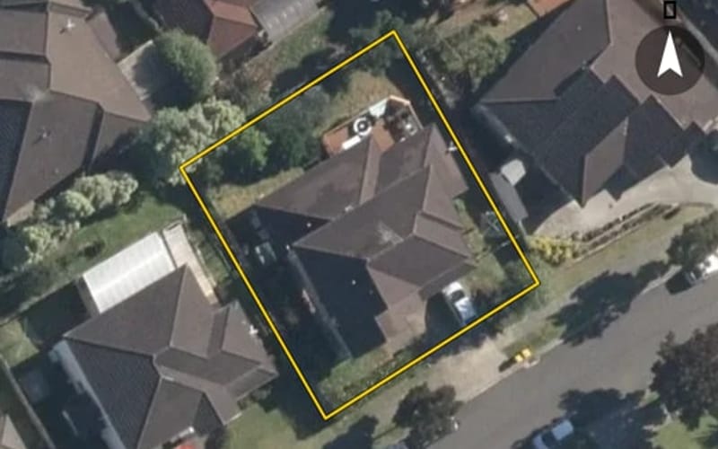 17 Leafield Crescent