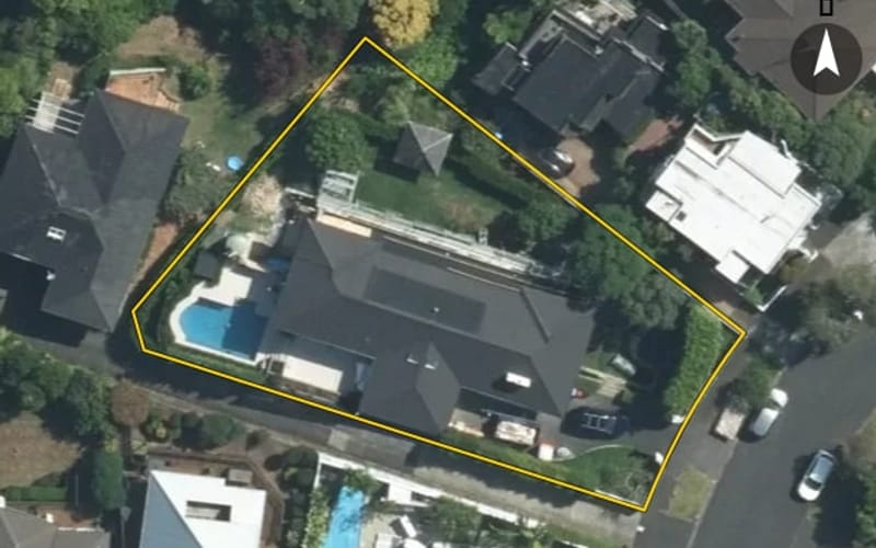 33 Hopkins Crescent