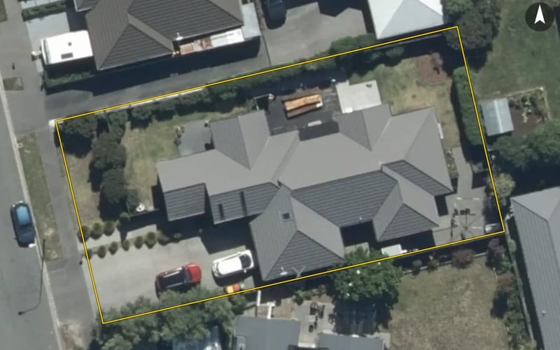 24 Foresters Crescent