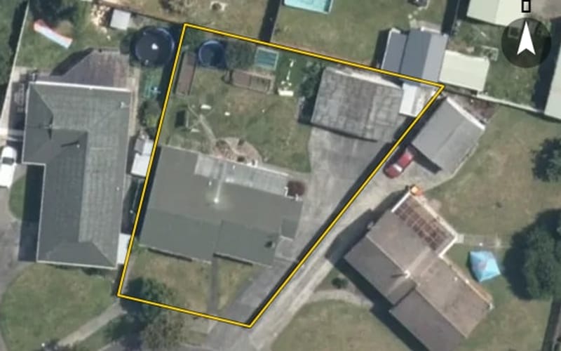 8 Ashdown Crescent