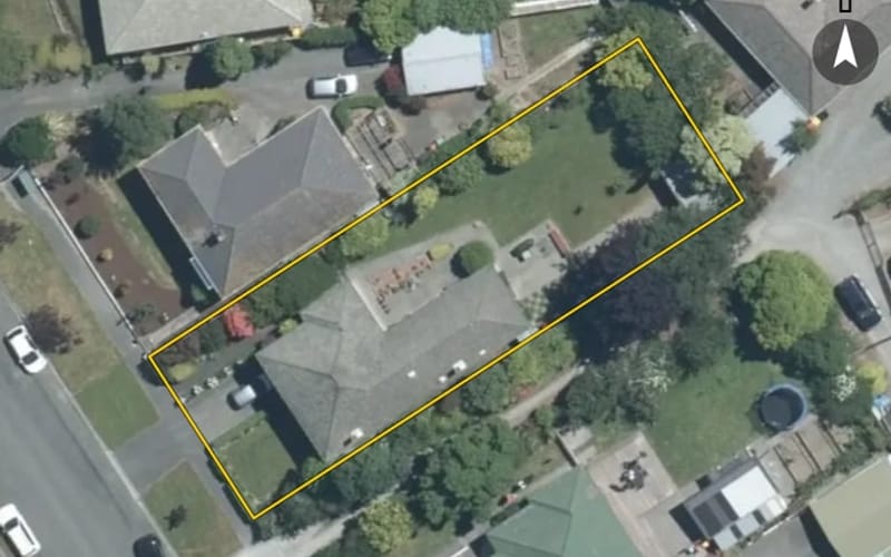 35 Hill View Crescent