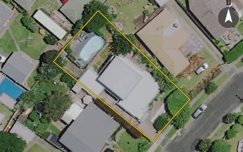13 De Vere Crescent