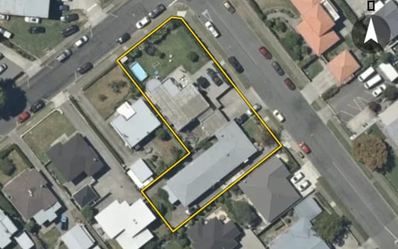 6 Wilding Avenue