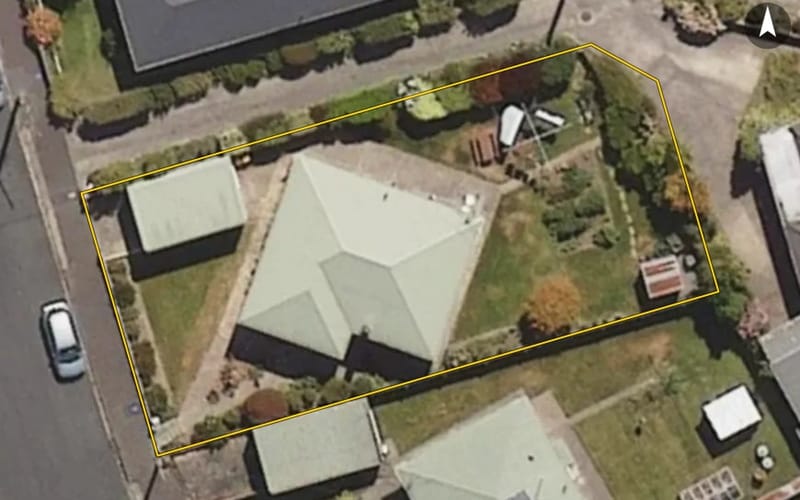 8 Rockside Road