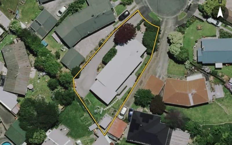 8 Parkdale Place