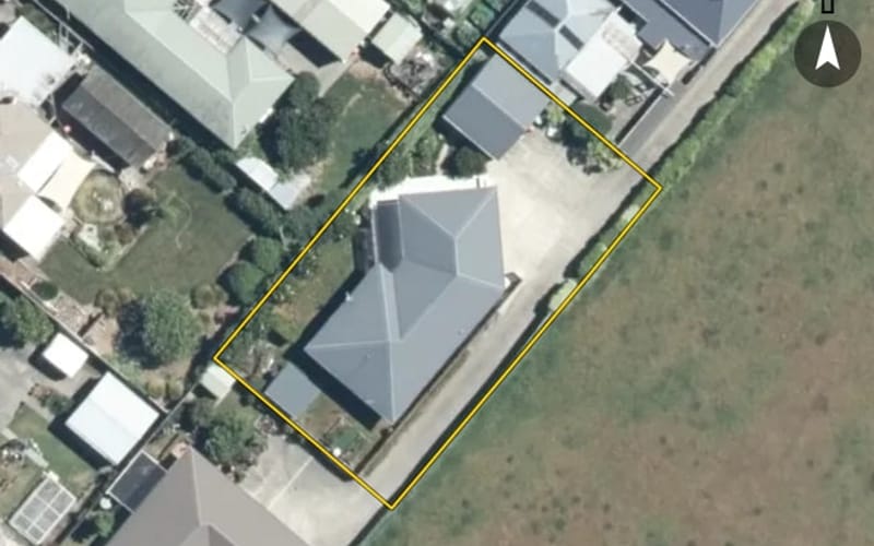 302 Murdoch Road West