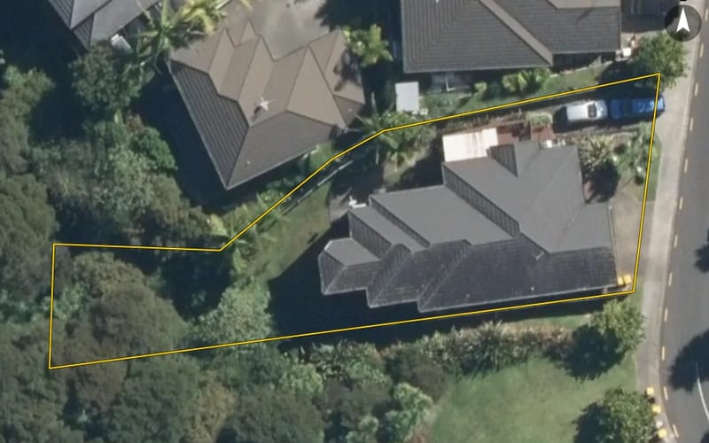 8 Lomas Way