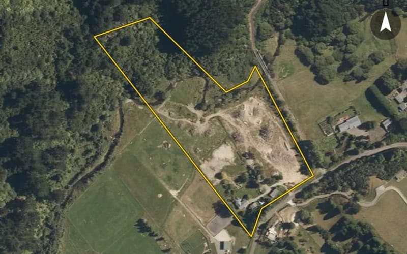 762 Whitemans Valley Road