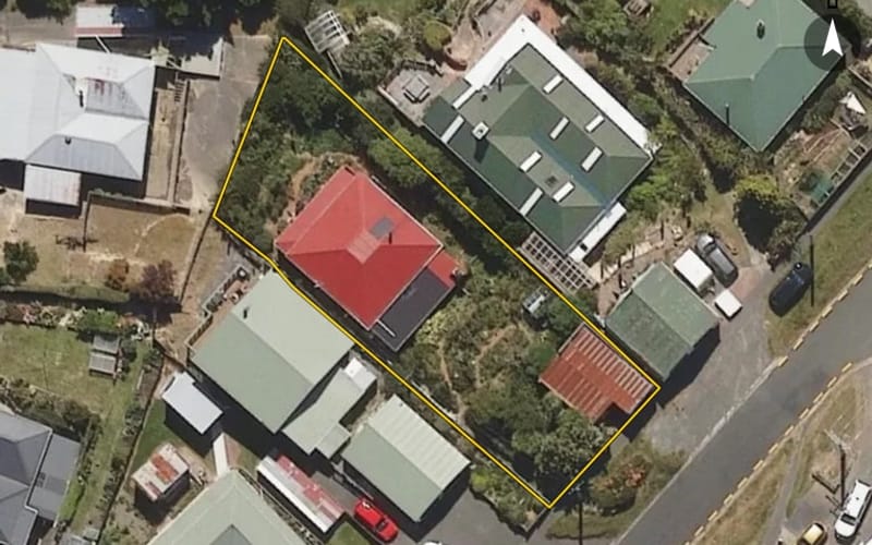 11 Constitution Street