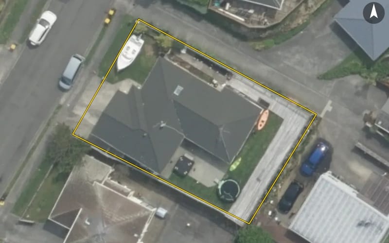 39 Bowes Crescent