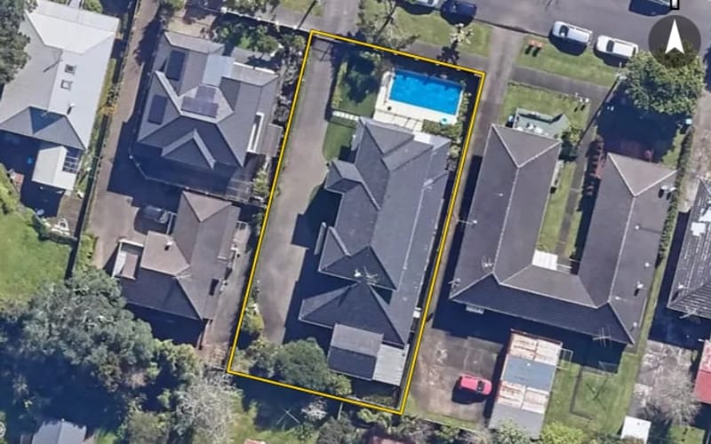12 Bowling Avenue