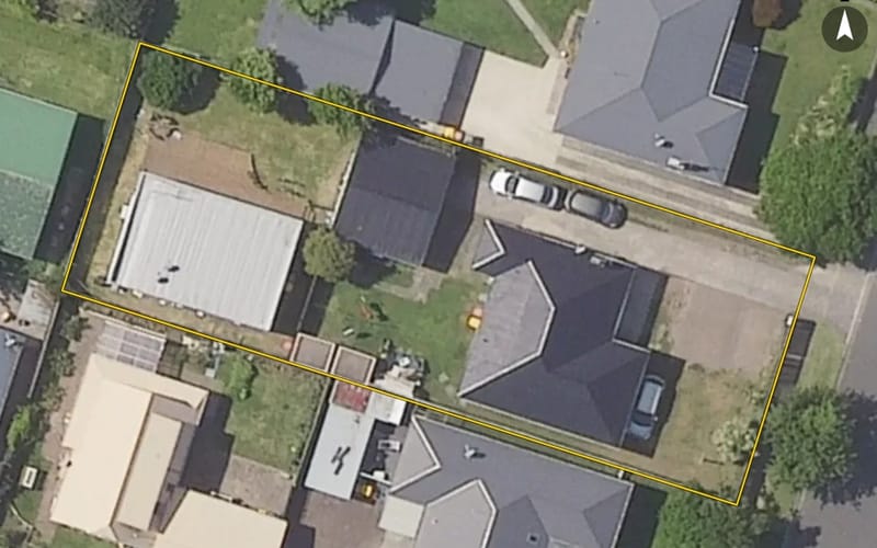52 Henderson Crescent
