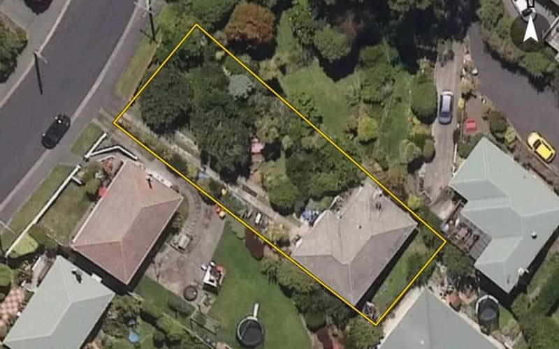 8 Chisholm Place