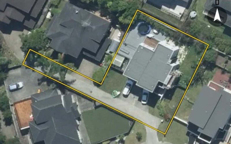 13 Lakeridge Close