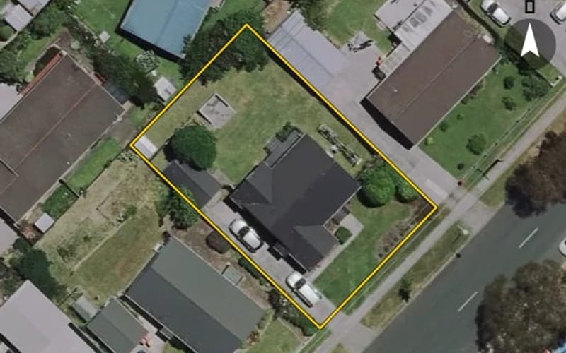 16 Dixon Road