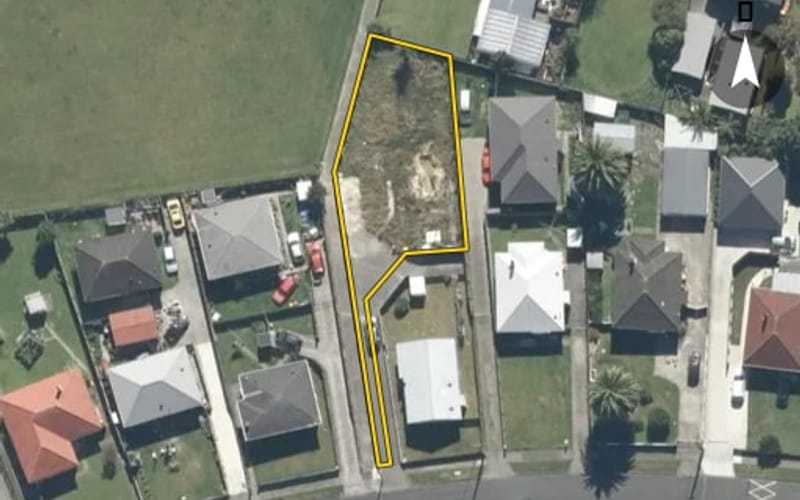 61A Strand Crescent