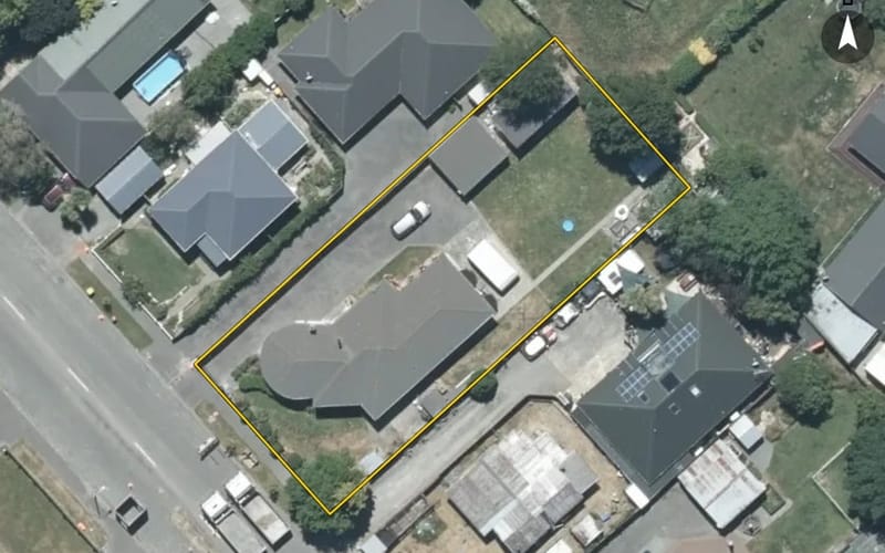 24 Saunders Road