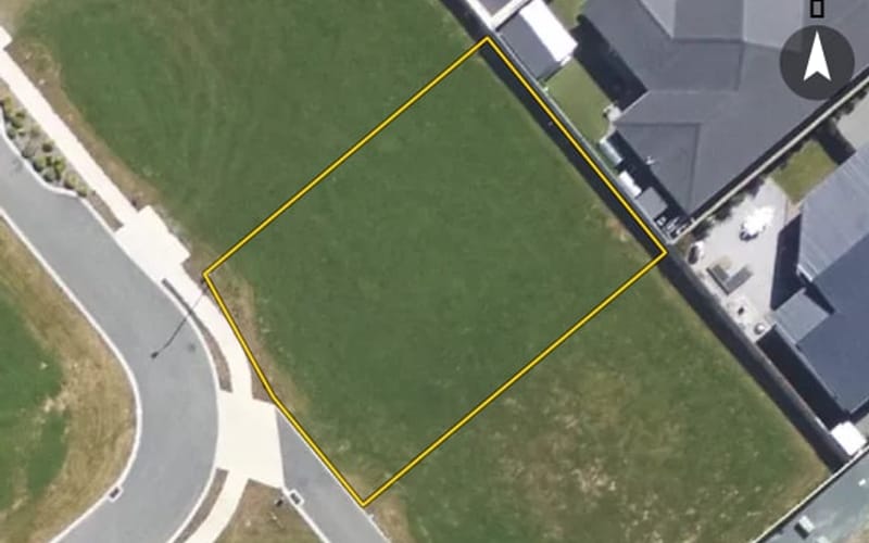 15 Greenway Crescent