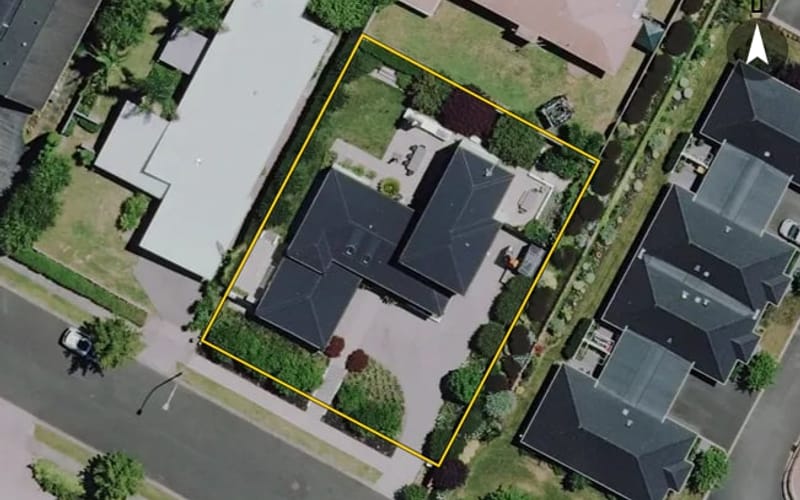7 Featherstone Drive