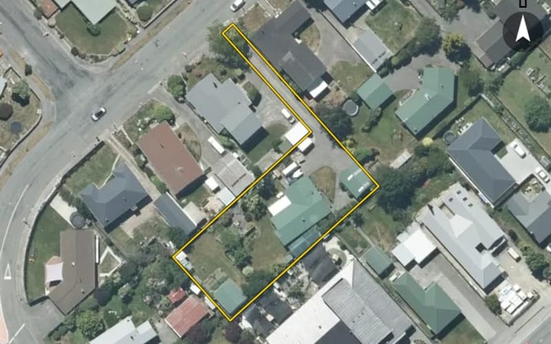 10 Russell Avenue