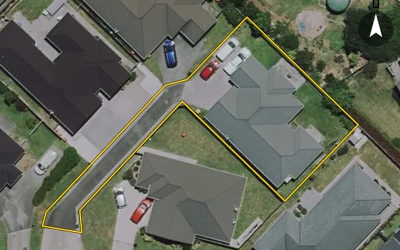 17 Ladeira Place