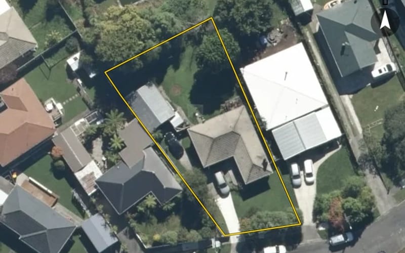 40 Lowry Crescent