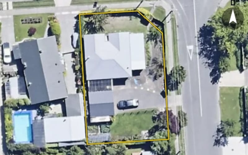 13 Lakings Road