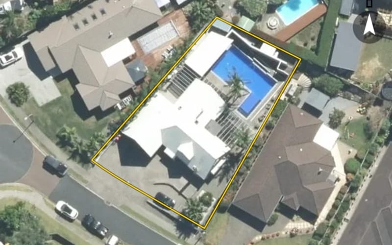6 Commodore Court