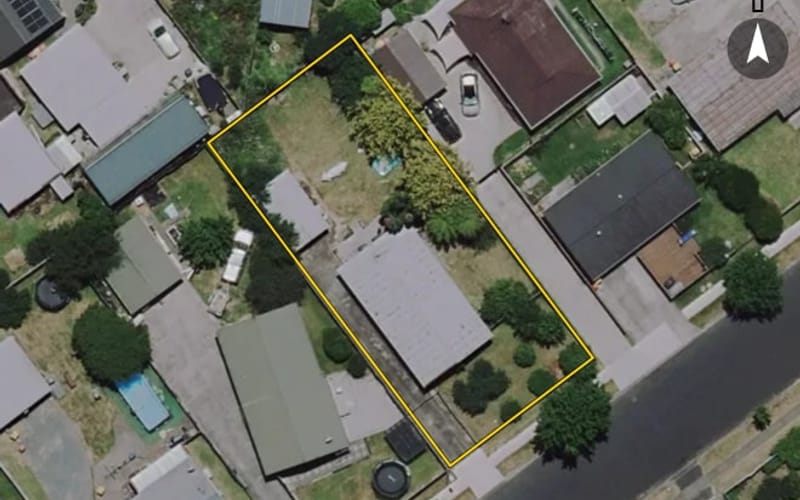 14 Lindsay Crescent