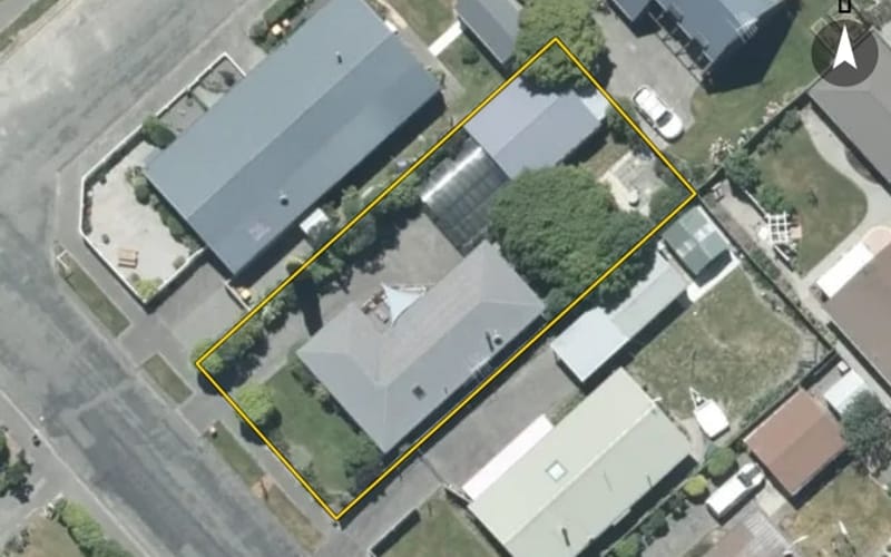 32 Churchill Avenue