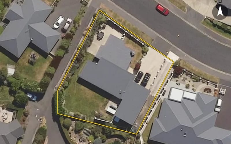 8 Holyport Close
