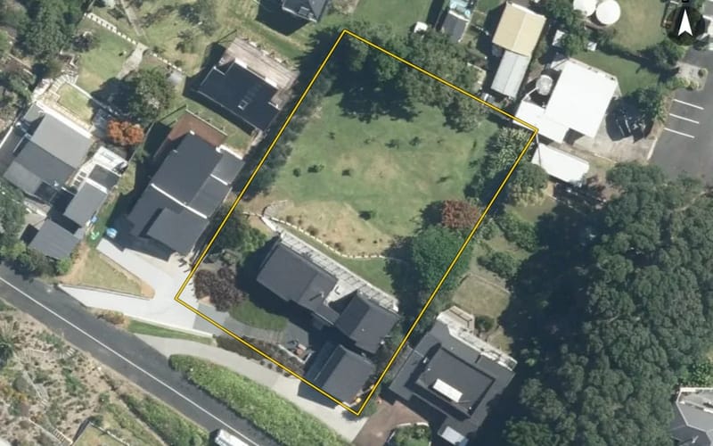 14 Carlton Crescent