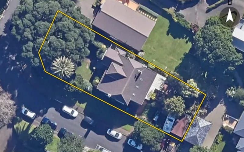 18 Crescent Road