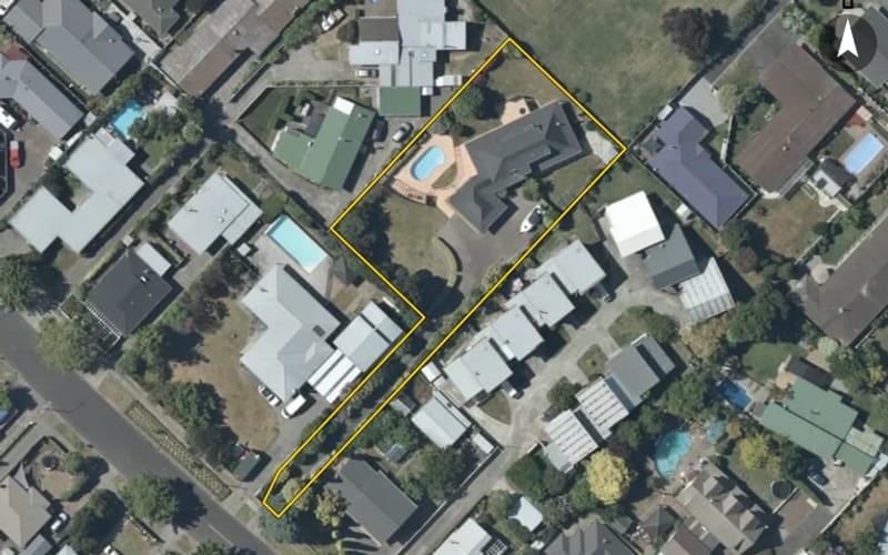 55A Avenue Road
