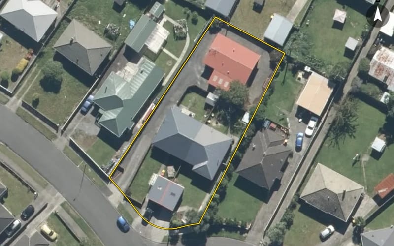 96 Hewer Crescent