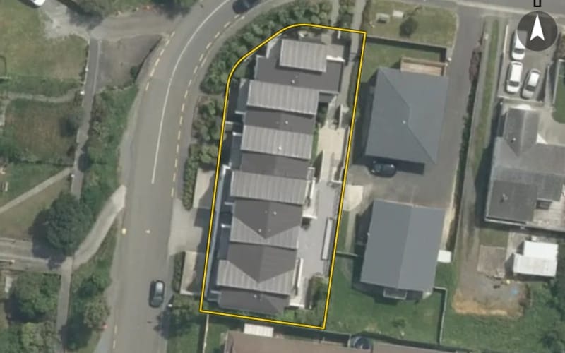 Unit titled building