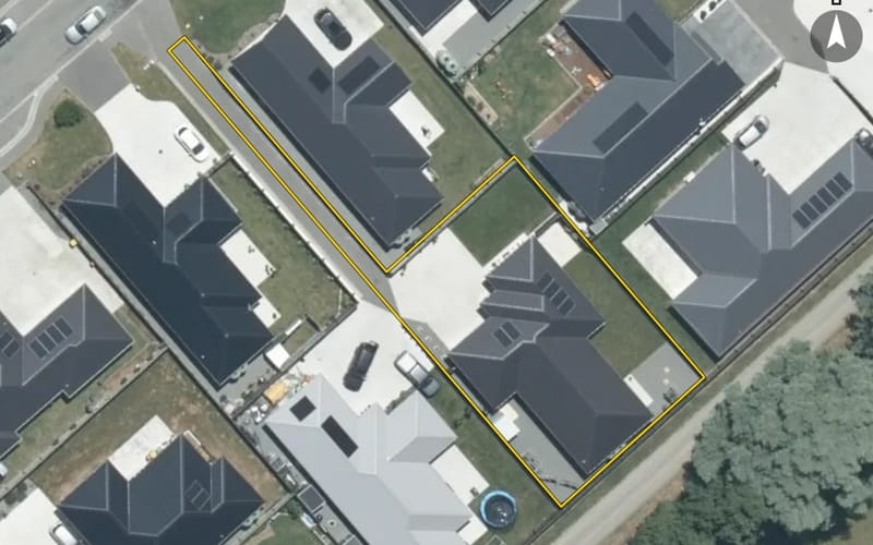 34 Geoff Geering Drive