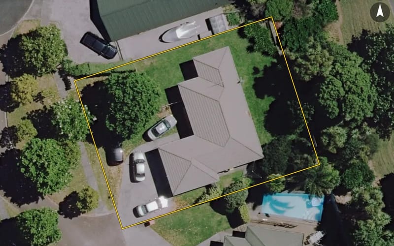 30 Bouverie Crescent