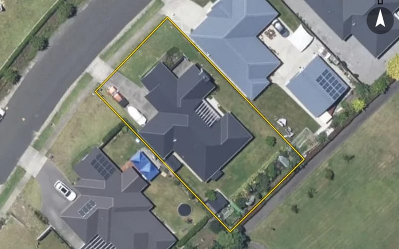 15 Tirimoana Place