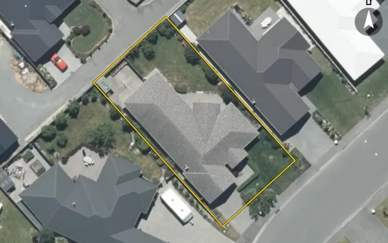 10 Charlesworth Drive
