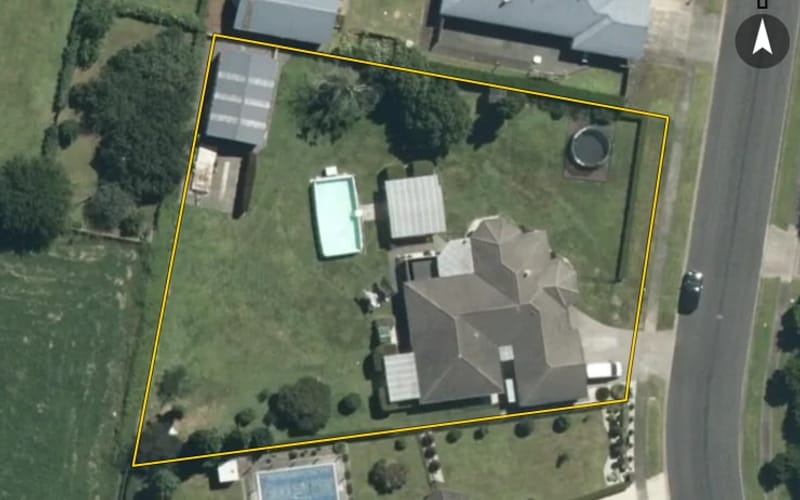 6 De La Mare Drive