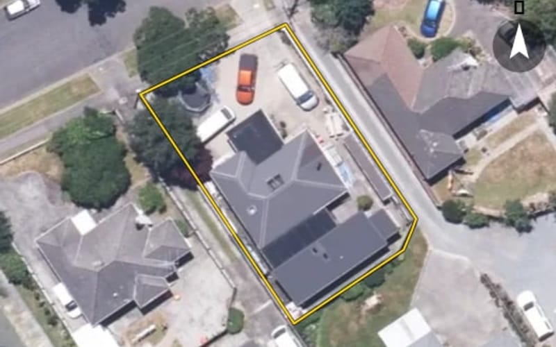 11 Heretaunga Square