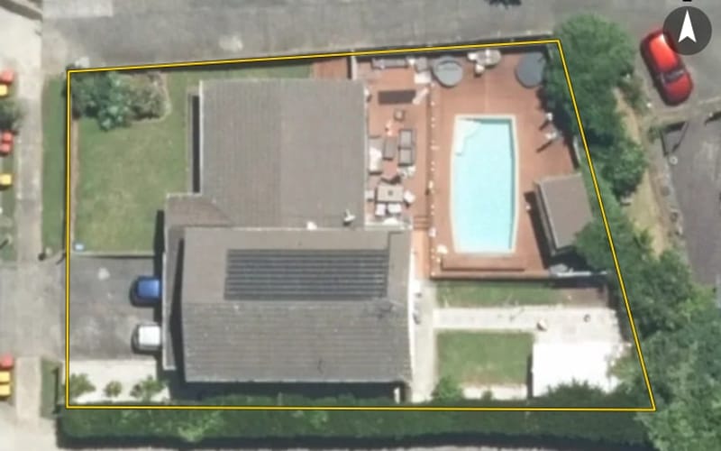 106 Lawrence Crescent
