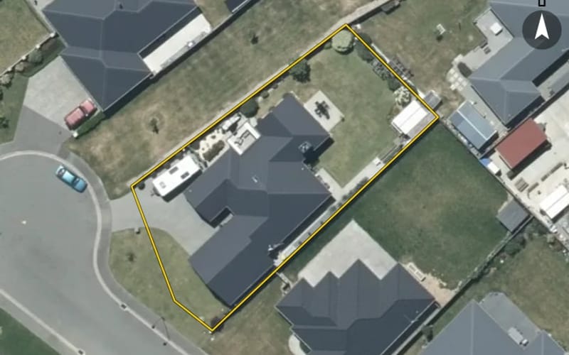 18 Whiteoak Grove